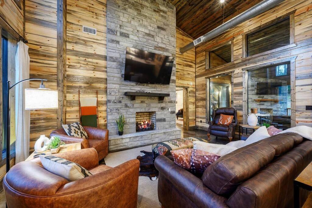 Ember Skye Cabin - 2 Bdr & Bunk Nook/2.5 Bath Брокен-Боу Экстерьер фото