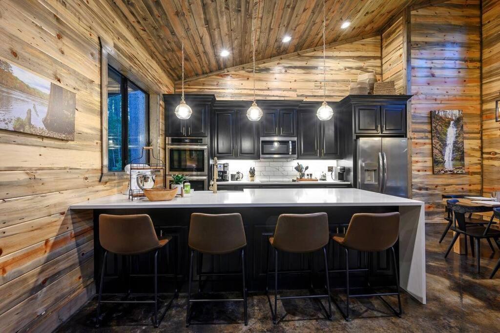 Ember Skye Cabin - 2 Bdr & Bunk Nook/2.5 Bath Брокен-Боу Экстерьер фото