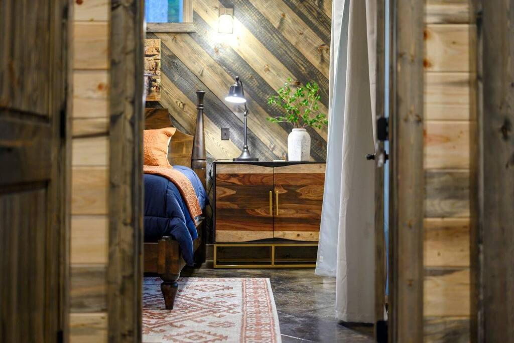 Ember Skye Cabin - 2 Bdr & Bunk Nook/2.5 Bath Брокен-Боу Экстерьер фото