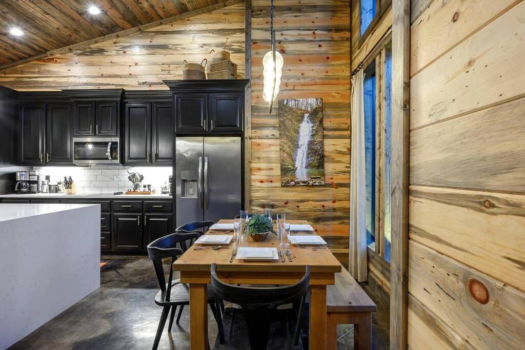 Ember Skye Cabin - 2 Bdr & Bunk Nook/2.5 Bath Брокен-Боу Экстерьер фото